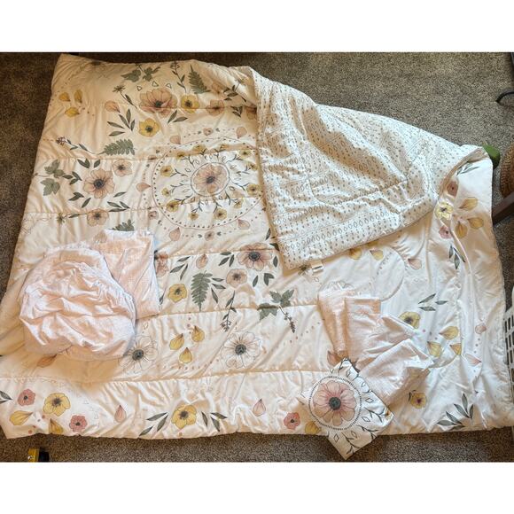 Kohl's Other - Kohl's Floral Comforter Set - Cream, Pink, and Yellow